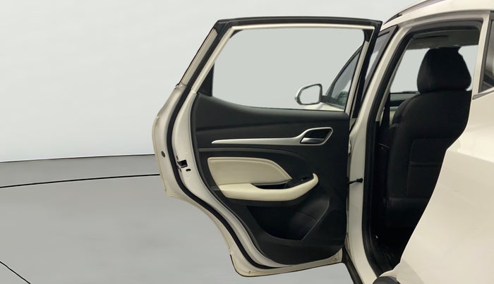 2022 MG ASTOR SMART EX 1.5 MT, Petrol, Manual, 21,920 km, LHS Rear Door