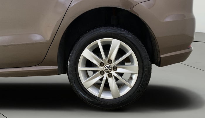 2016 Volkswagen Ameo HIGHLINE1.2L, Petrol, Manual, 27,425 km, Left Rear Wheel