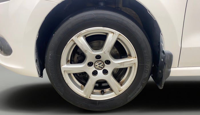 2013 Volkswagen Vento HIGHLINE DIESEL 1.6, Diesel, Manual, 70,042 km, Left Front Wheel