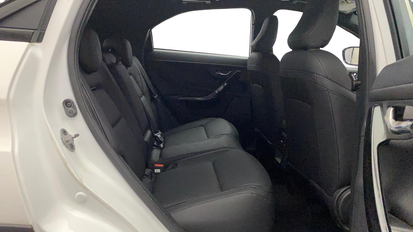 2023 Tata NEXON FEARLESS + SUNROOF DUAL TONE 1.2 PETROL, Petrol, Manual, 271 km, Right Side Rear Door Cabin