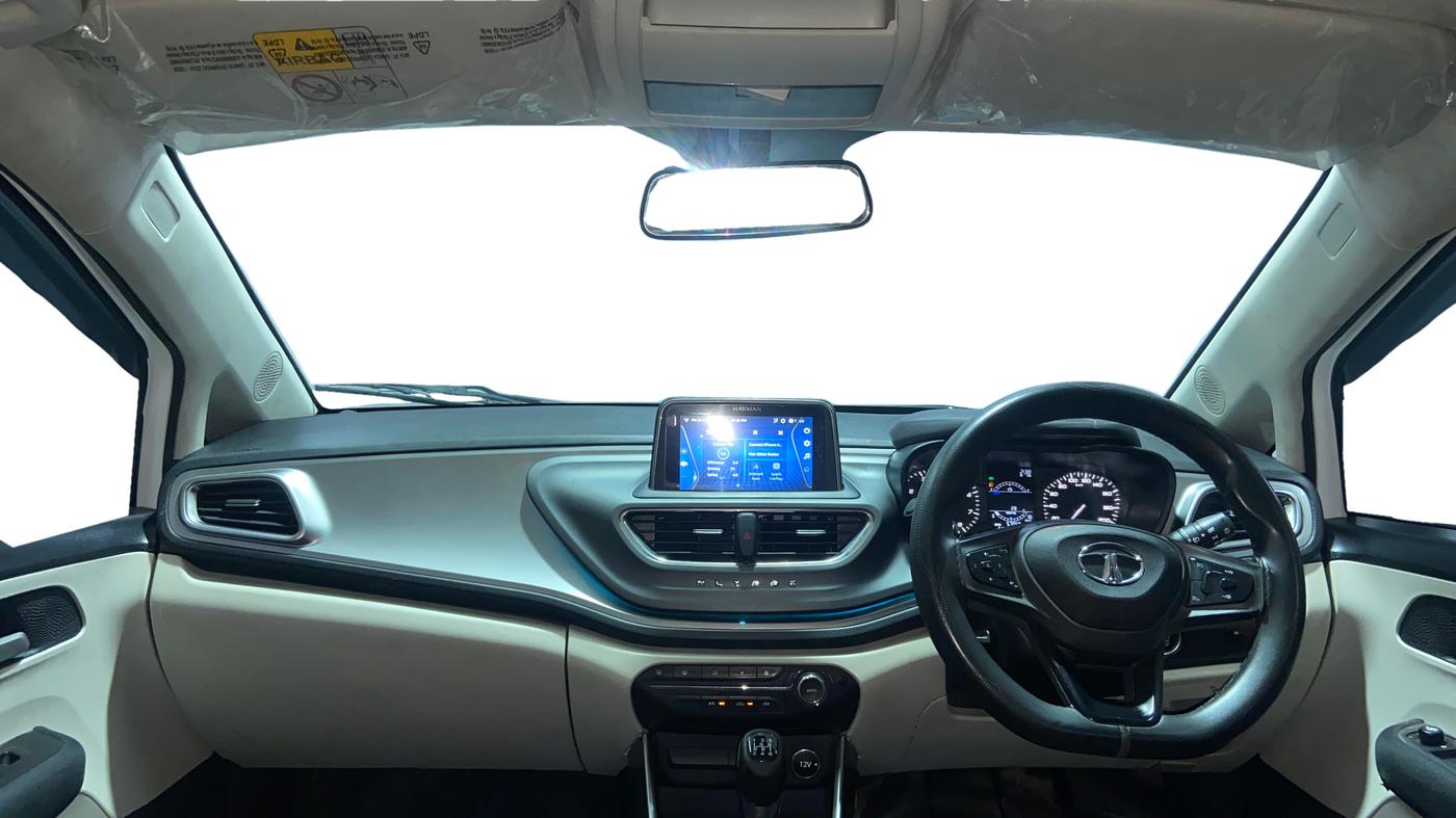 2023 Tata ALTROZ XZ DIESEL, Diesel, Manual, 57,043 km, Dashboard
