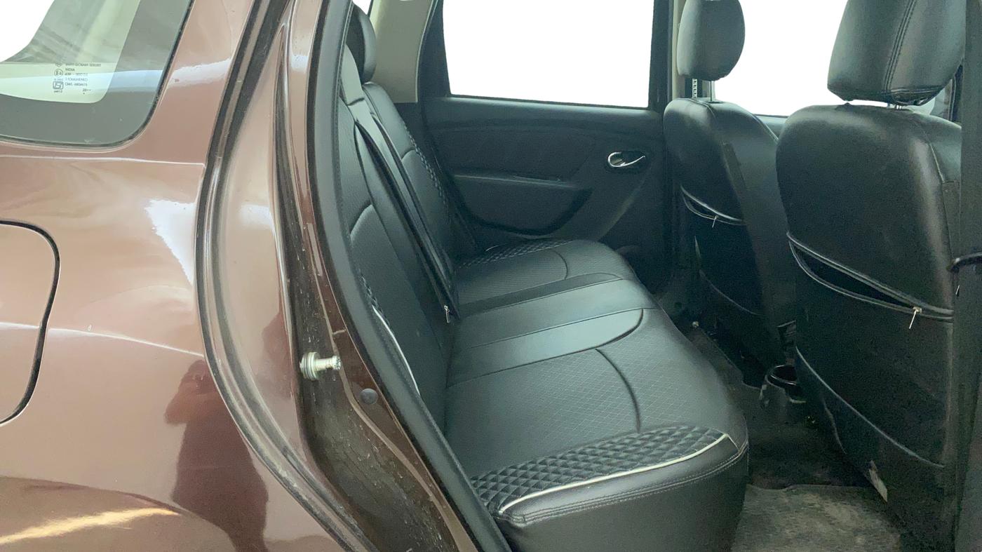 2021 Renault Duster RXZ 1.5 PETROL MT, Petrol, Manual, 33,610 km, Right Side Rear Door Cabin