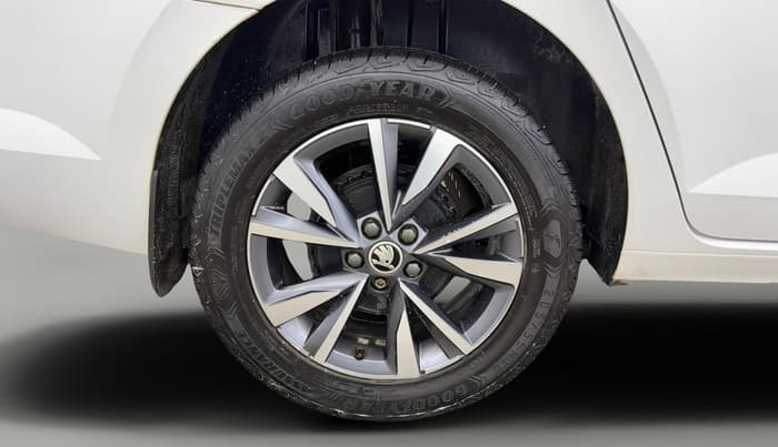 2023 Skoda SLAVIA STYLE 1.5L TSI DSG, Petrol, Automatic, 22,373 km, Right Rear Wheel