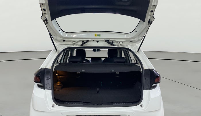 2024 Tata ALTROZ XZ Plus (S) Lux CNG , CNG, Manual, 6,724 km, Boot Open Zoomed View