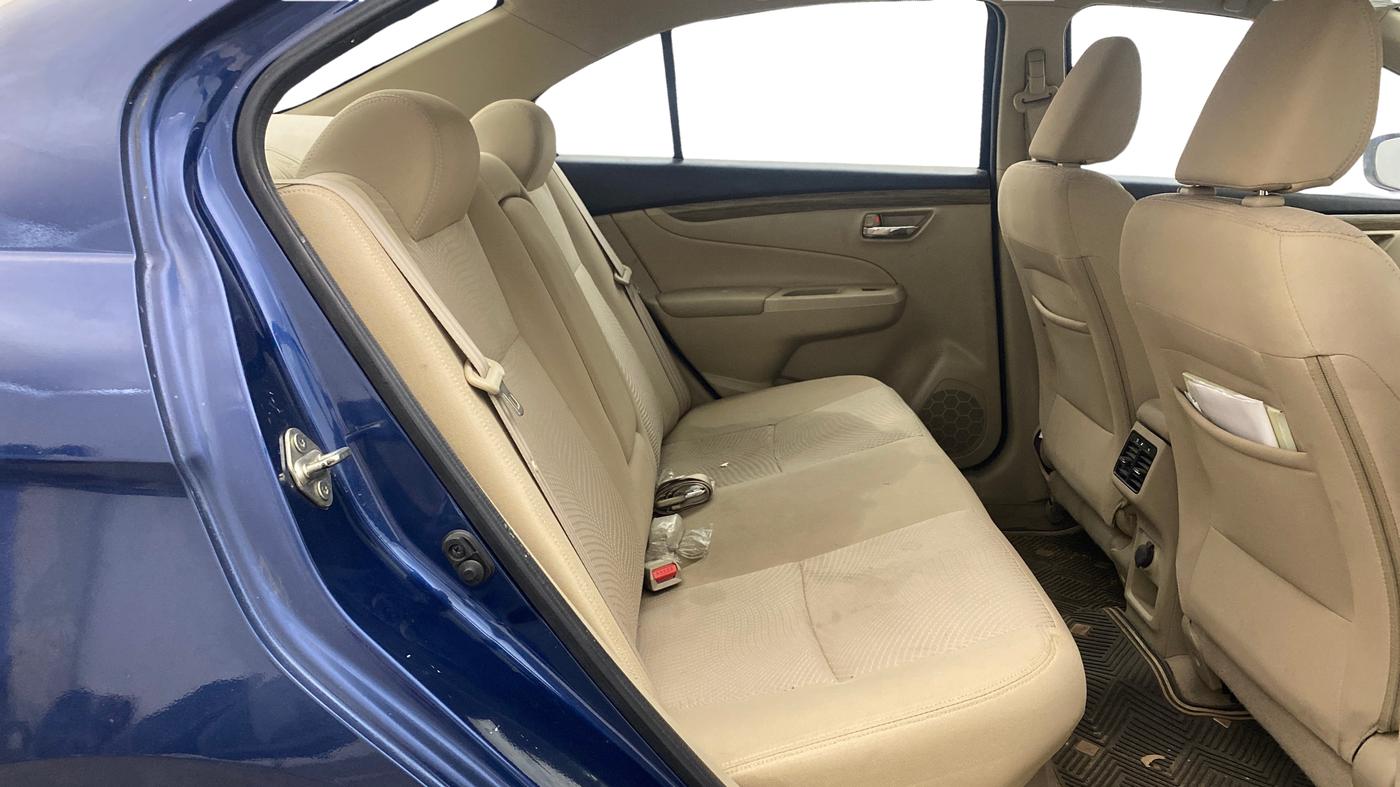 2022 Maruti Ciaz SIGMA 1.5 SHVS MT  PETROL, Petrol, Manual, 44,398 km, Right Side Rear Door Cabin