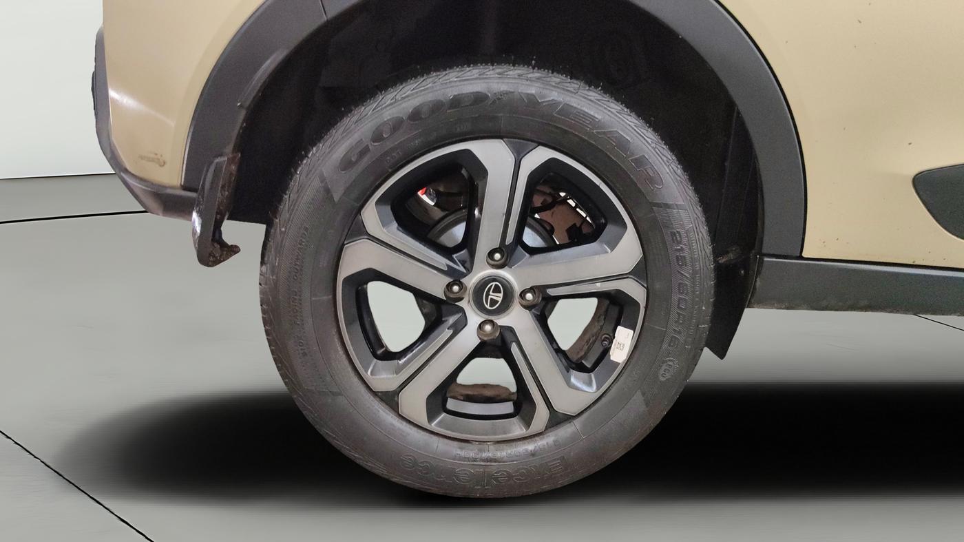 2022 Tata NEXON XZA PLUS (PREMIUM) KAZIRANGA DIESEL, Diesel, Automatic, 23,508 km, Right Rear Wheel