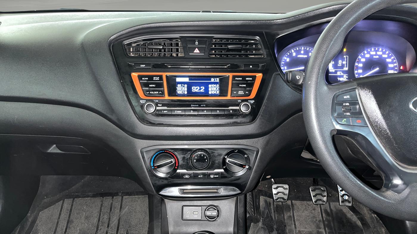 2015 Hyundai i20 Active 1.2 S, Petrol, Manual, 74,842 km, Air Conditioner