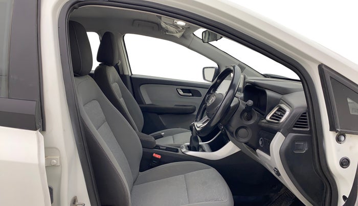 2021 Tata ALTROZ XZ PETROL, CNG, Manual, 69,986 km, Right Side Front Door Cabin
