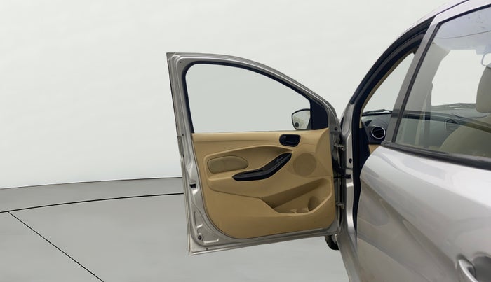 2015 Ford Figo Aspire TREND 1.2 PETROL, Petrol, Manual, 73,823 km, LHS Front Door