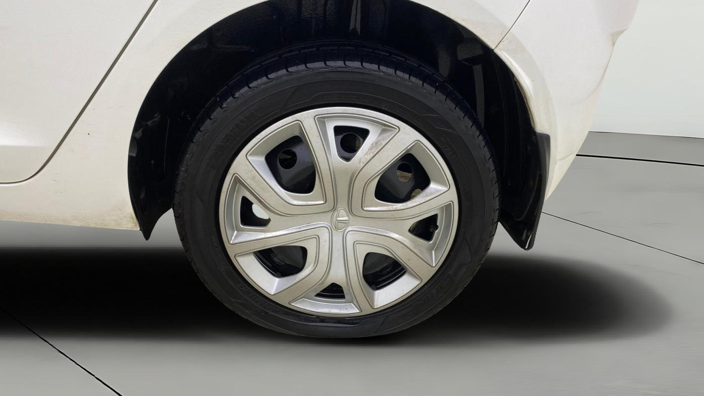 2022 Tata ALTROZ XT PETROL, CNG, Manual, 79,349 km, Left Rear Wheel