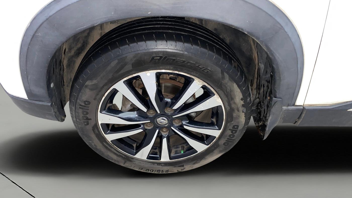 2019 Nissan Kicks XV PREMIUM (O) DIESEL, Diesel, Manual, 1,11,753 km, Left Front Wheel