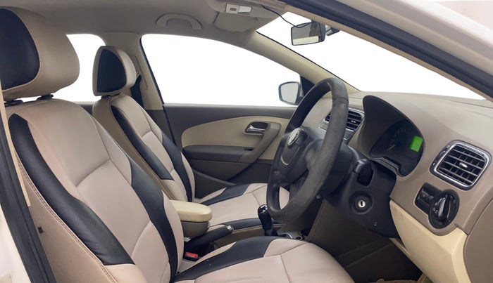 2012 Skoda Rapid AMBITION 1.6 TDI CR MT PLUS, Diesel, Manual, 1,10,617 km, Right Side Front Door Cabin