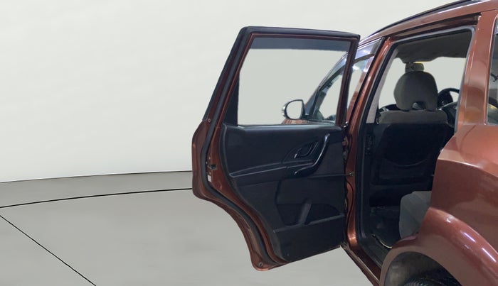 2018 Mahindra XUV500 W5, Diesel, Manual, 78,284 km, LHS Rear Door