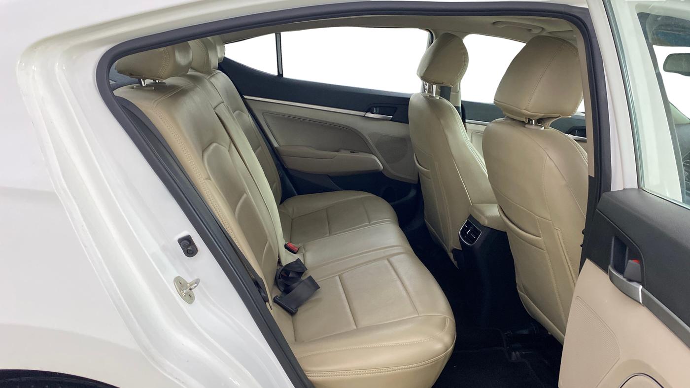 2021 Hyundai New Elantra 2.0 SX MT PETROL, Petrol, Manual, 38,094 km, Right Side Rear Door Cabin
