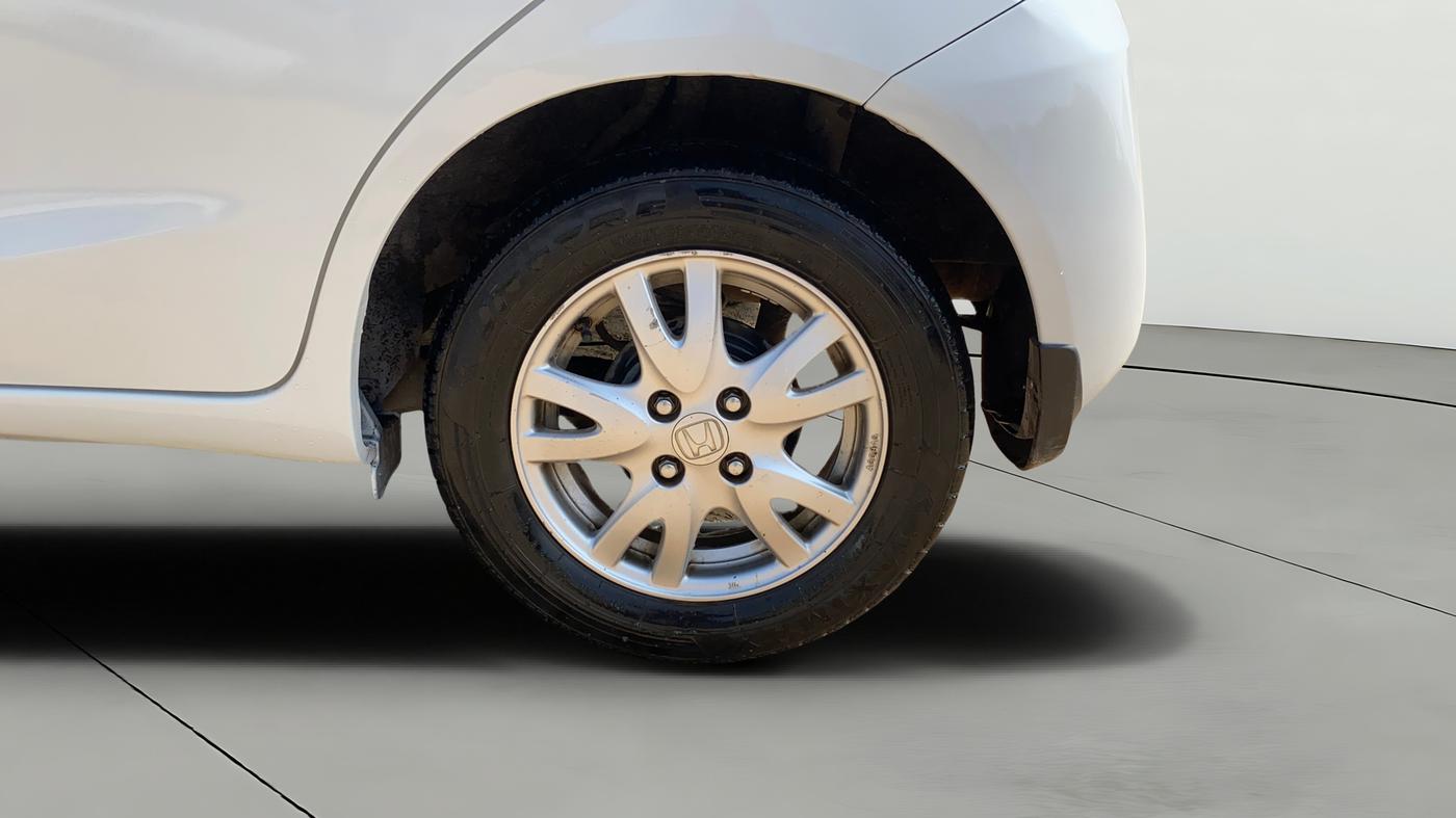 2017 Honda Brio VX MT, Petrol, Manual, 1,01,621 km, Left Rear Wheel