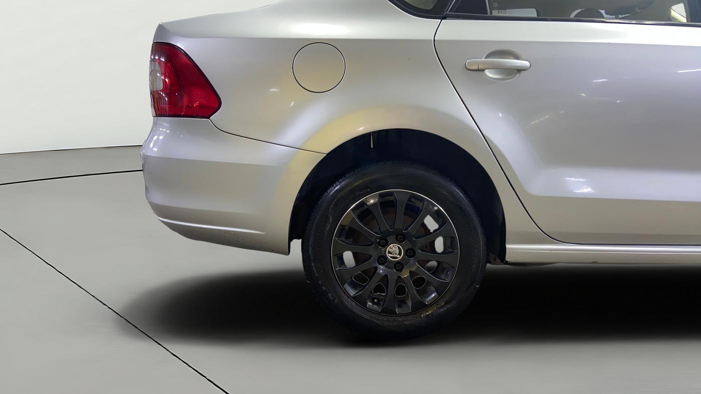 2015 Skoda Rapid 1.5 TDI CR AMBITION PLUS, Diesel, Manual, 1,28,008 km, Right Rear Wheel