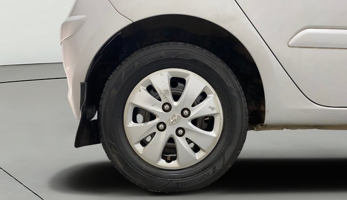 2013 Hyundai i10 SPORTZ 1.2, CNG, Manual, 96,631 km, Right Rear Wheel