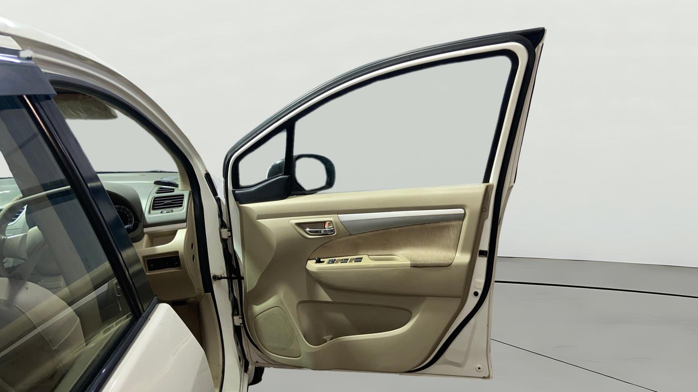 2015 Maruti Ertiga VDI, Diesel, Manual, 93,157 km, RHS Front Door