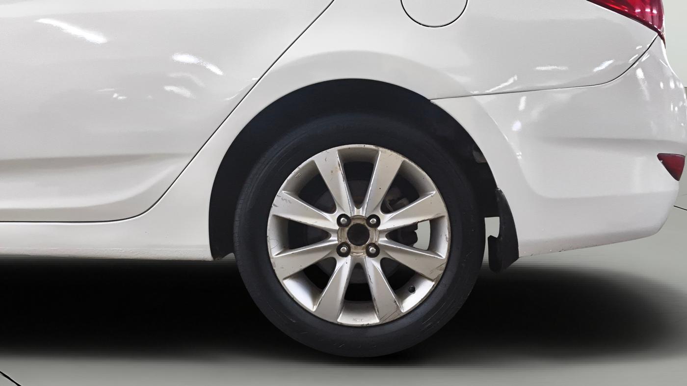 2013 Hyundai Verna FLUIDIC 1.6 VTVT SX, CNG, Manual, 93,983 km, Left Rear Wheel