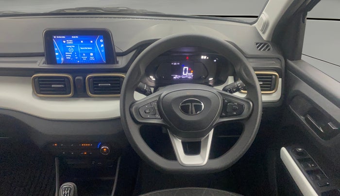 2024 Tata PUNCH ACCOMPLISHED SUNROOF MT, Petrol, Manual, 8,776 km, Steering Wheel Close Up