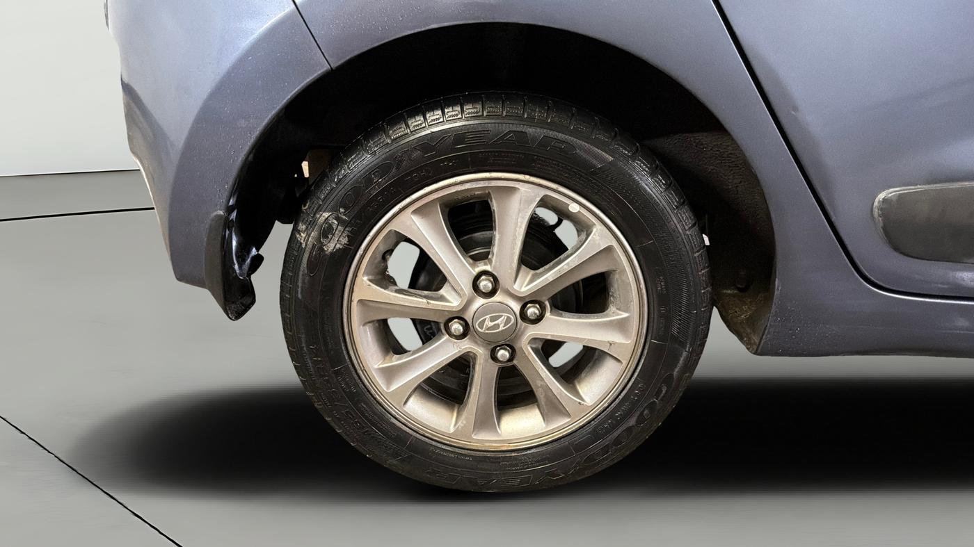 2015 Hyundai Grand i10 ASTA (O) 1.2 KAPPA VTVT, Petrol, Manual, 71,956 km, Right Rear Wheel