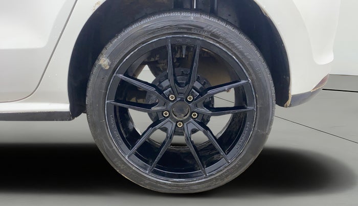 2016 Volkswagen Polo COMFORTLINE 1.2L, Petrol, Manual, 1,00,255 km, Left Rear Wheel