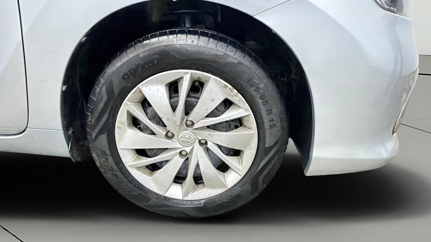 2023 Toyota Glanza S, Petrol, Manual, 35,997 km, Right Front Wheel