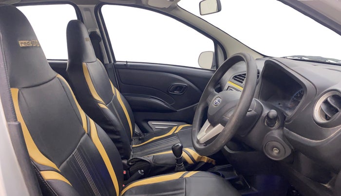 2017 Datsun Redi Go GOLD LIMITED EDITION, Petrol, Manual, 1,00,069 km, Right Side Front Door Cabin