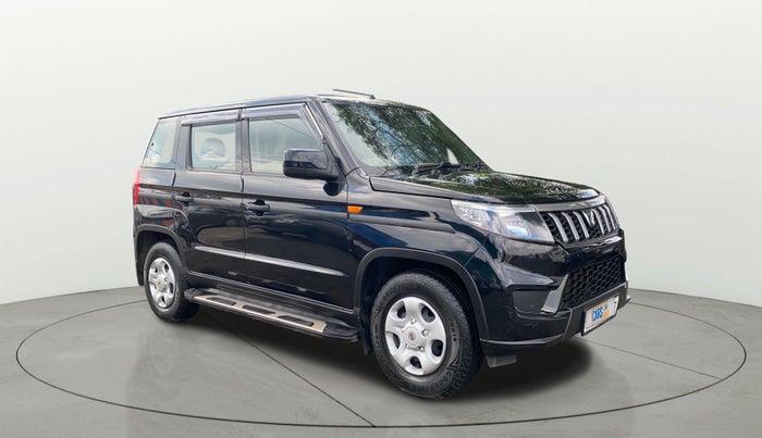 2023 Mahindra BOLERO NEO N 8, Diesel, Manual, 30,272 km, Right Front Diagonal