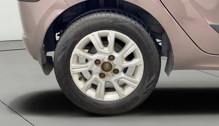 2016 Tata Tiago XZ PETROL, Petrol, Manual, 1,21,915 km, Right Rear Wheel