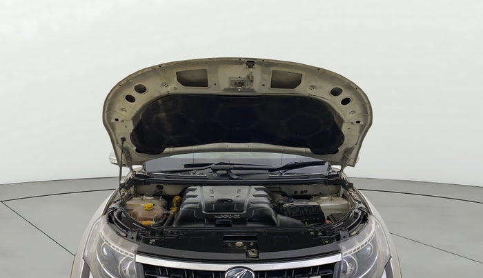 2020 Mahindra XUV500 W9 AT, Diesel, Automatic, 74,659 km, Open Bonet