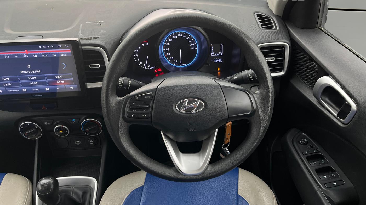 2021 Hyundai VENUE S 1.2, Petrol, Manual, 48,792 km, Steering Wheel Close Up