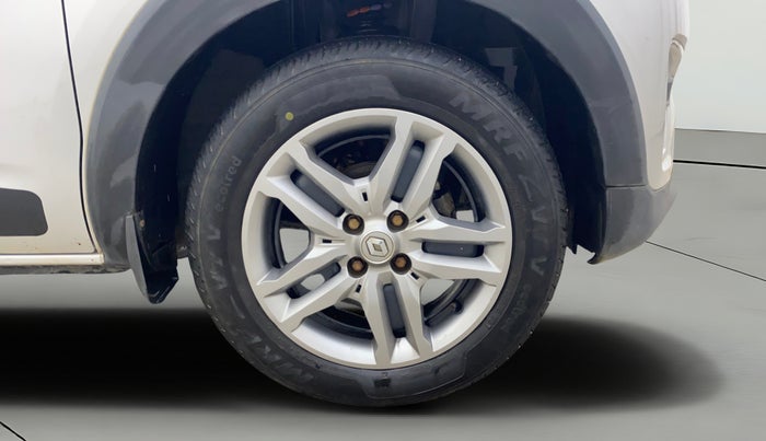 2020 Renault TRIBER RXZ AMT, Petrol, Automatic, 20,552 km, Right Front Wheel