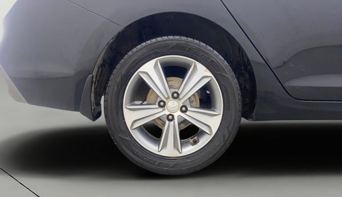 2019 Hyundai Verna 1.6 VTVT SX, Petrol, Manual, 49,754 km, Right Rear Wheel