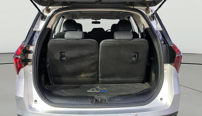 2022 Mahindra XUV700 AX 5 P MT 7 STR, Petrol, Manual, 66,407 km, Boot Open Zoomed View