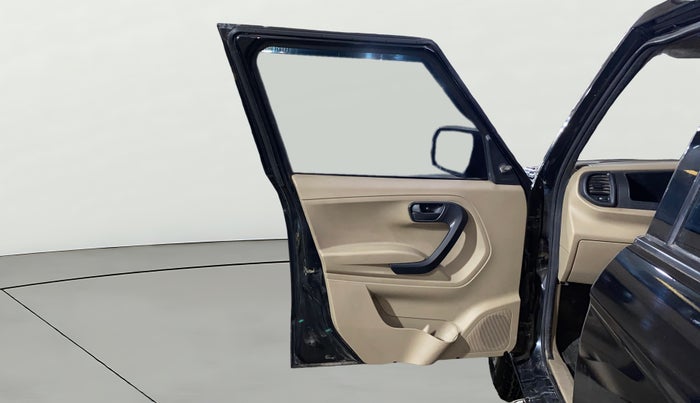 2016 Mahindra TUV300 T4, Diesel, Manual, 45,086 km, LHS Front Door