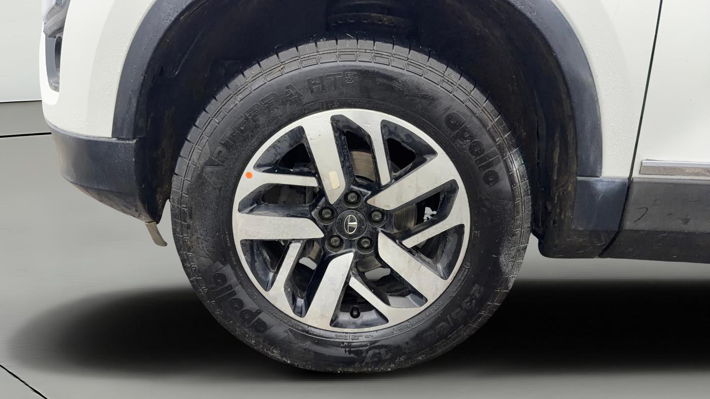 2021 Tata Harrier XZA PLUS 2.0L, Diesel, Automatic, 72,986 km, Left Front Wheel