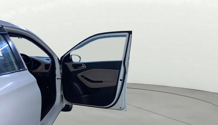 2019 Hyundai Elite i20 ASTA 1.2 (O), CNG, Manual, 1,06,100 km, RHS Front Door