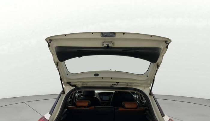 2017 Hyundai Elite i20 ASTA 1.2 (O), Petrol, Manual, 65,375 km, Boot Door Open