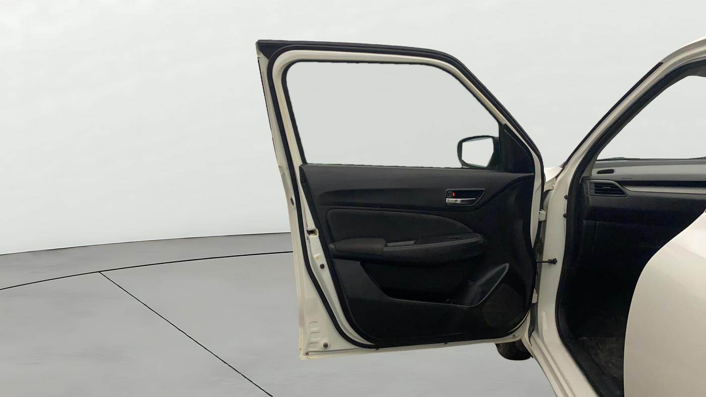 2024 Maruti Swift VXI 1.2L CNG, CNG, Manual, 32,868 km, LHS Front Door
