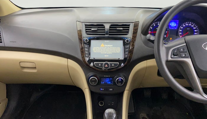 2016 Hyundai Verna 1.6 VTVT SX, Petrol, Manual, 39,219 km, Air Conditioner