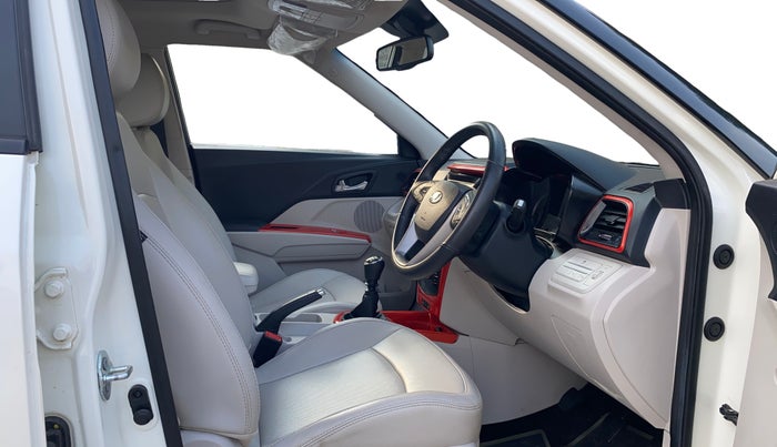 2021 Mahindra XUV300 W8 (O) 1.5 DIESEL, Diesel, Manual, 22,665 km, Right Side Front Door Cabin