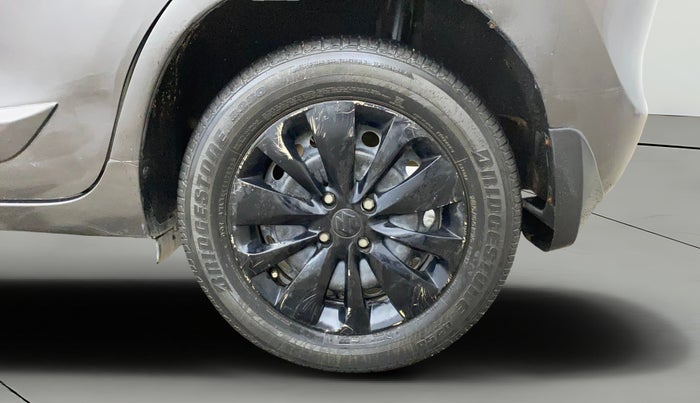 2016 Maruti Baleno DELTA PETROL 1.2, Petrol, Manual, 1,10,885 km, Left Rear Wheel