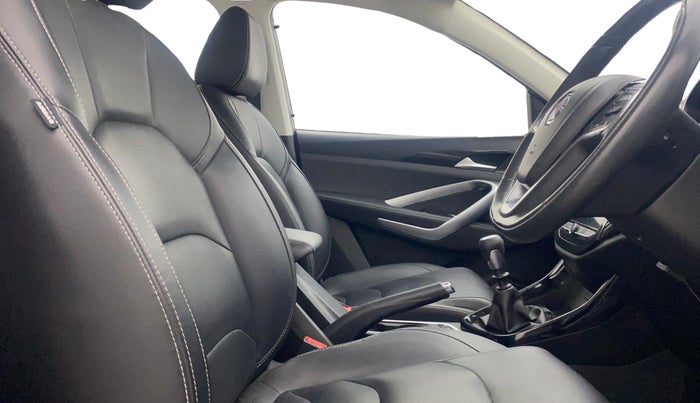 2020 MG HECTOR SHARP HYBRID 1.5 PETROL, Petrol, Manual, 38,345 km, Right Side Front Door Cabin