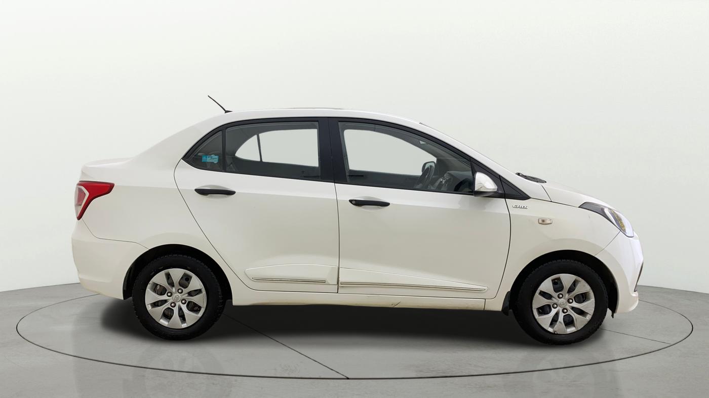 2015 Hyundai Xcent BASE 1.1, Diesel, Manual, 1,18,069 km, Right Side View