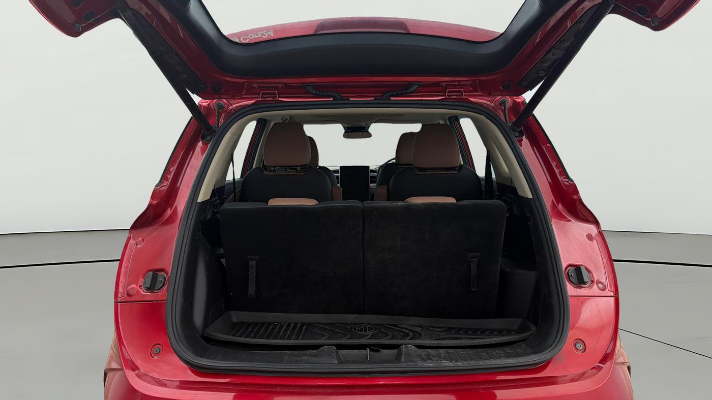 2023 MG HECTOR PLUS SAVVY PRO 1.5 TURBO CVT 6 STR, Petrol, Automatic, 15,647 km, Boot Open Zoomed View