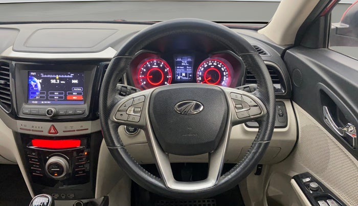 2019 Mahindra XUV300 W8(O) 1.2 PETROL DUAL TONE, Petrol, Manual, 77,682 km, Steering Wheel Close Up