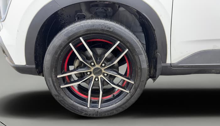 2019 Hyundai VENUE S 1.2, Petrol, Manual, 26,194 km, Left Front Wheel