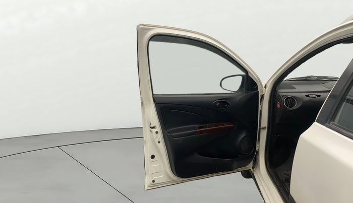 2015 Toyota Etios CROSS 1.2 G, Petrol, Manual, 1,16,991 km, LHS Front Door