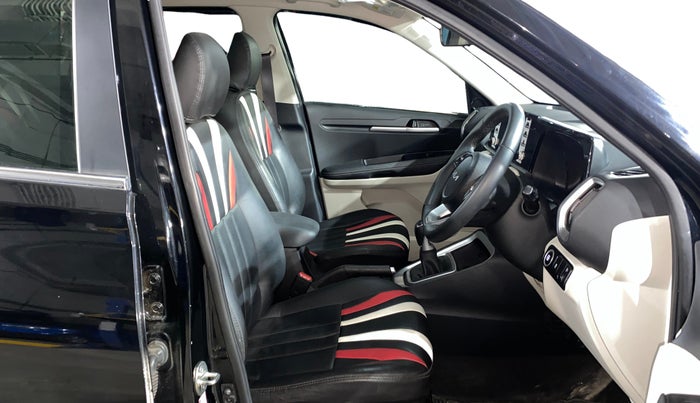 2023 KIA SONET HTX Anniversary Edition 1.5 iMT, Diesel, Manual, 11,107 km, Right Side Front Door Cabin